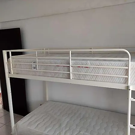 Pedro Samora Hostel